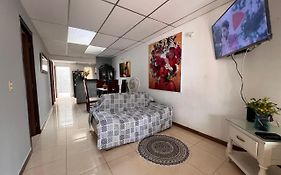 Casa amplia cerca a UKUMARI parque CONSOTA y excelentes restaurantes